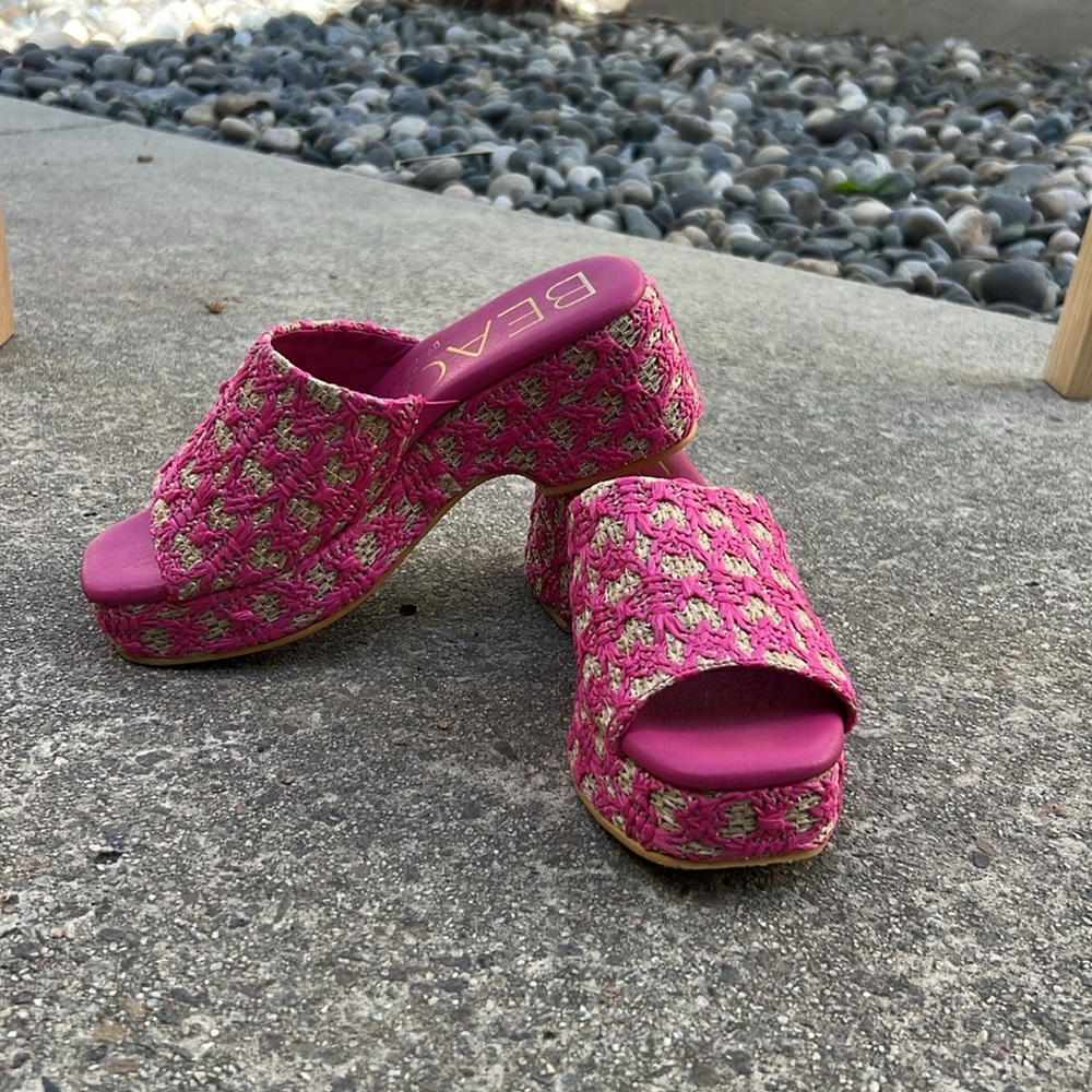 Pink Beach by Matisse Sandal - Picture 2 of 3
